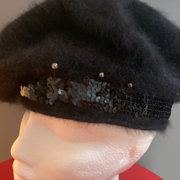 VTG 90’ Beautiful 💯% Angora Sequins and Studded Beret Style Hat - Picture 1 of 10